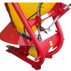 Masina-de-imprastiat-material-antiderapant-300L-1