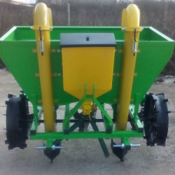Masina-plantat-cartofi-cu-fertilizare-1